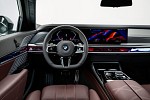 BMW الفئة السابعة الجديدة: رفاهية السيارات الفاخرة وأحدث ابتكارات العصر الرقمي